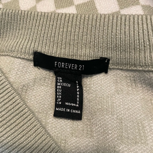 Forever 21 Checked Crop Sweater - Picture 4 of 5